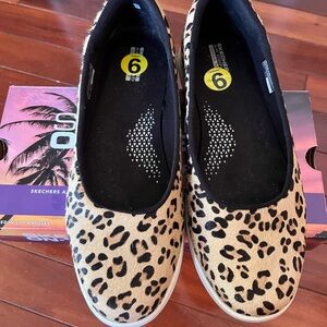 Skechers Women's Tan Leopard Print Flats